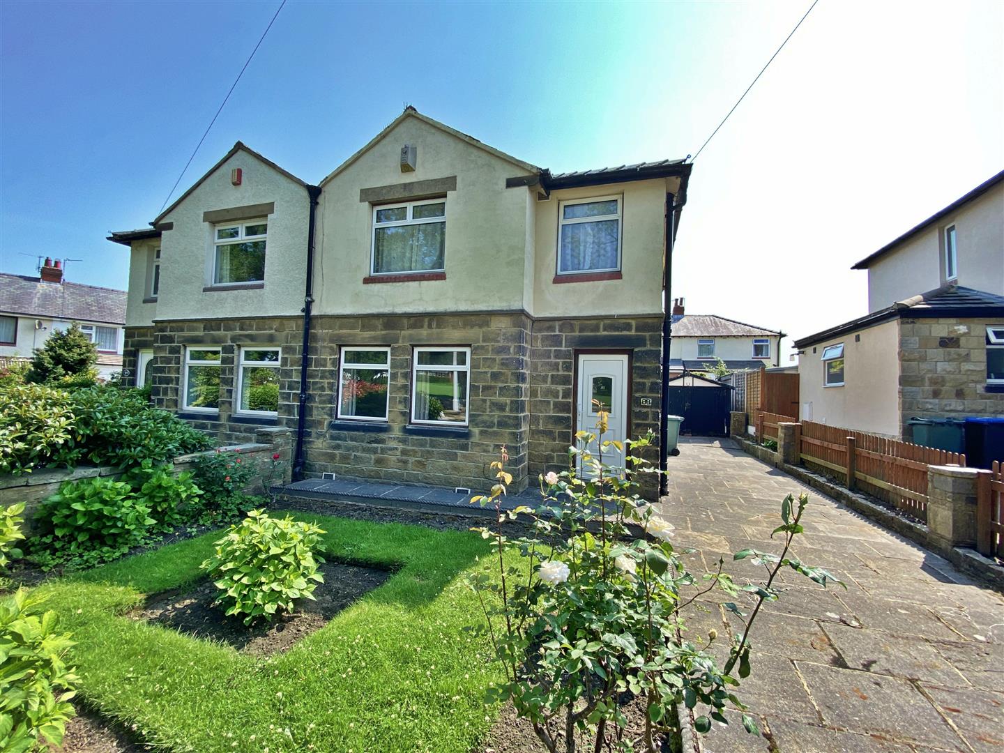 » Leathley Avenue, Menston, LS29 6DN